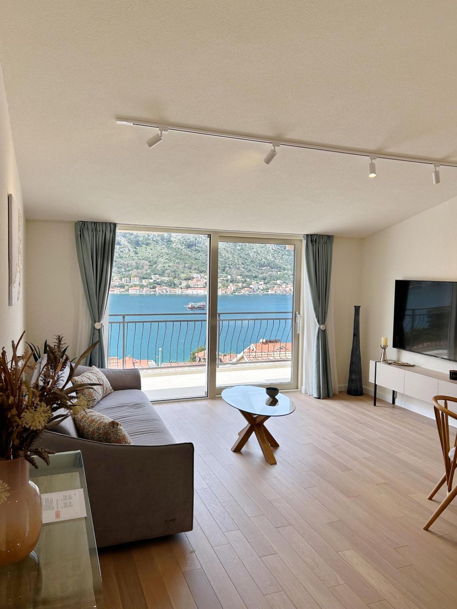 Point Of View Appartement Kotor Buitenkant foto